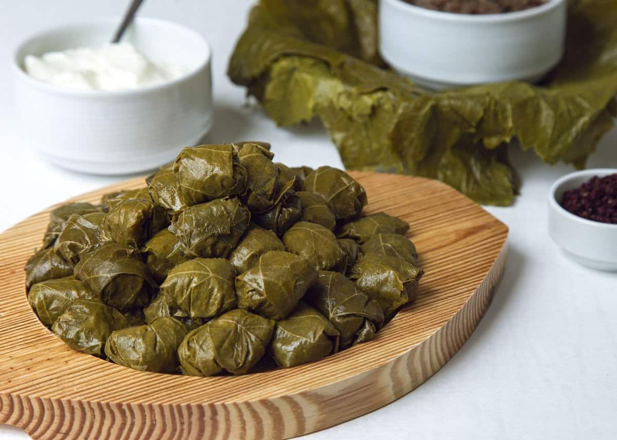 Ənənəvi Yarpaq Dolması – Nənə Resepti İlə